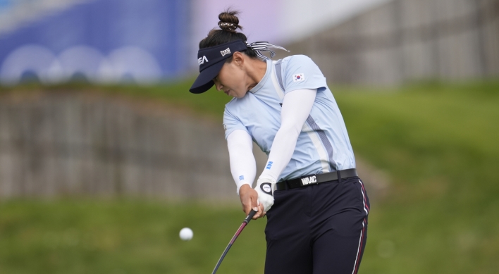 Amy Yang six off 54-hole lead in women's golf