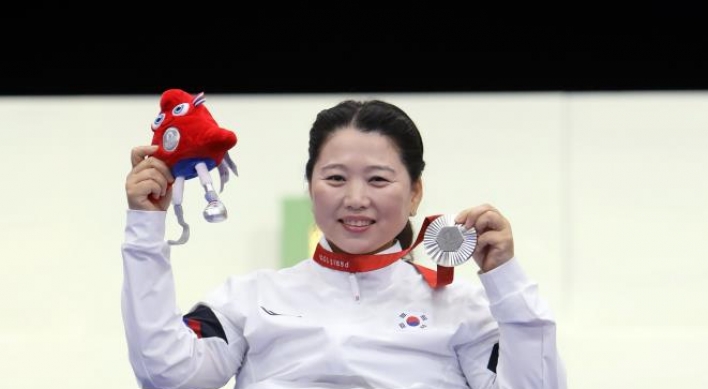 Rifle shooter Lee Yun-ri grabs silver for S. Korea's 1st medal at Paris Paralympics