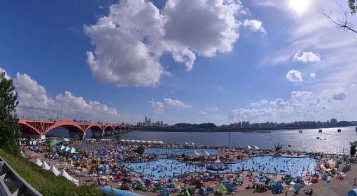 After criticism for mid-summer closures, Seoul extends public pool season for 2025