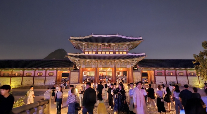 Gyeongbokgung to resume opening at night