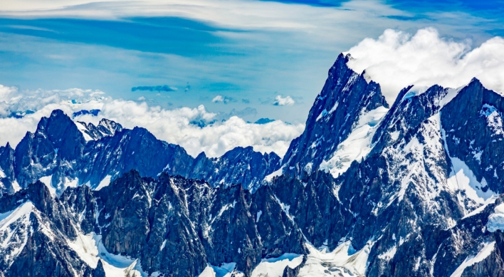 Two Korean hikers die climbing Mont Blanc