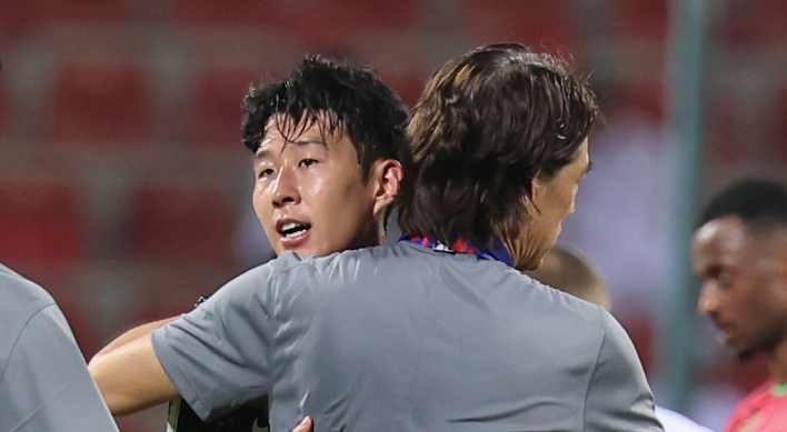 Hong struggles to prove himself despite World Cup qualifier win