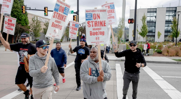 Boeing, union to resume talks as strike quiets Seattle plants