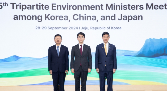 Korea, China, Japan vow to address yellow dust and climate change