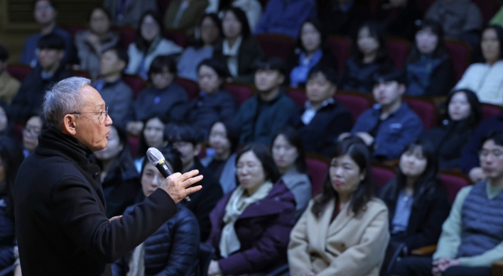 Culture Minister Yu In-chon urges focus on cultural goals amid crisis, resumes activities