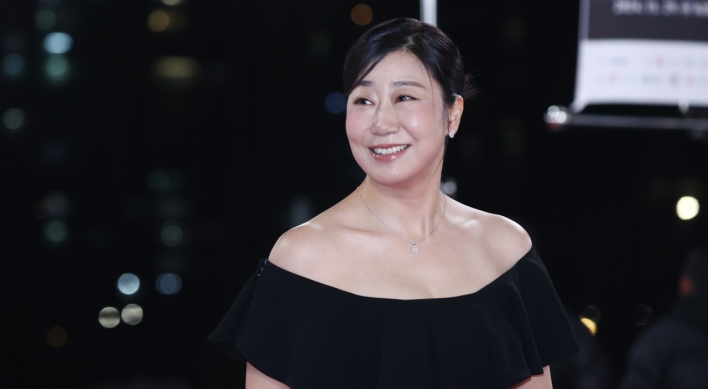 Character actor Ra Mi-ran receives Women in Film honor