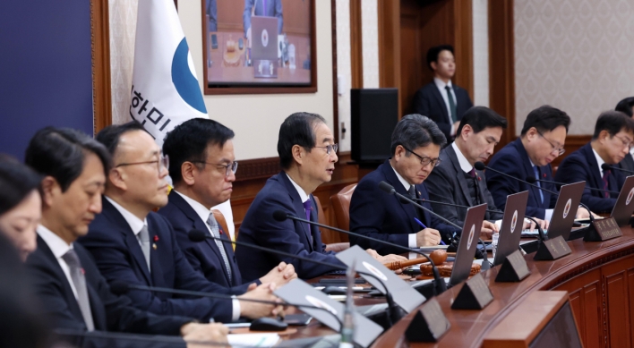 Acting president Han holds 1st Cabinet meeting amid opposition pressure