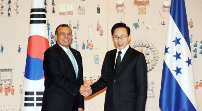 Korea, Honduras agree to forge closer ties