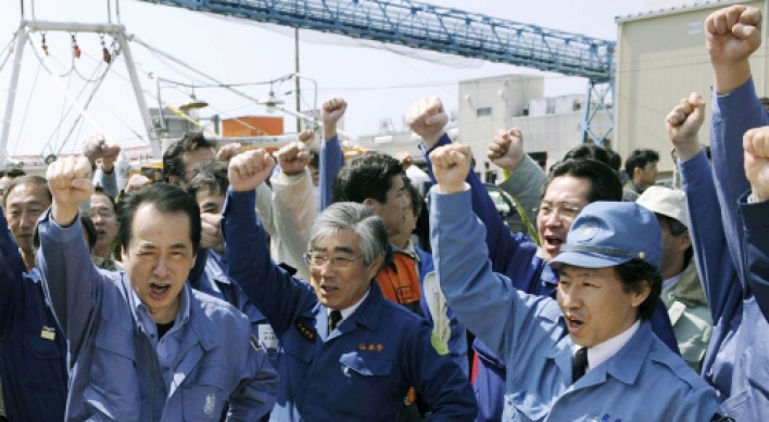 [News Focus] End to Japan nuke crisis years, a fortune away