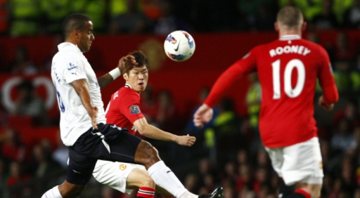 Man United canters to victory over Spurs
