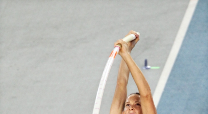 Brazil's Murer wins women's pole vault