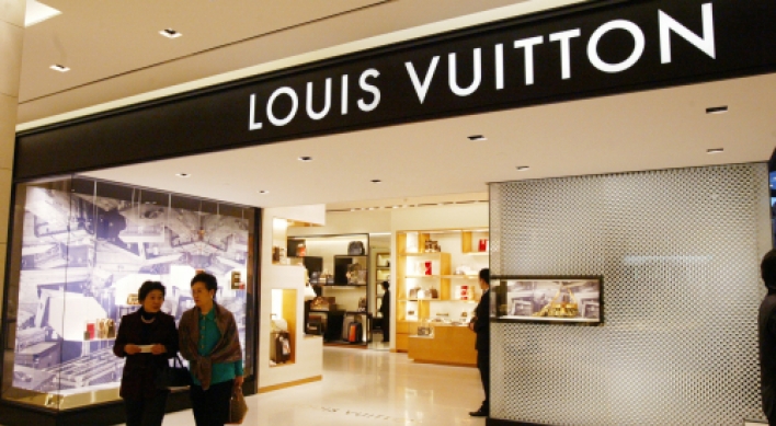 More Koreans buy luxury products
