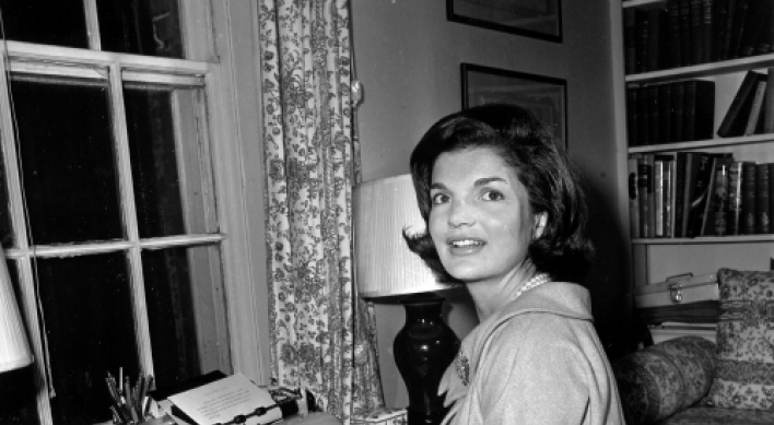 New book shows another side to Jackie Kennedy