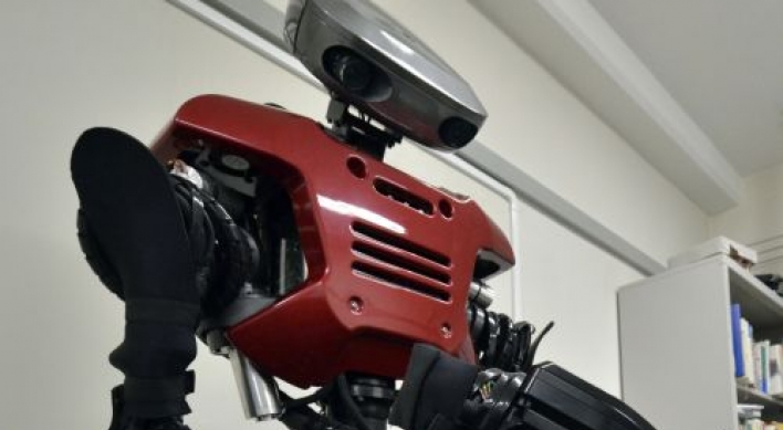‘Thinking’ robot unveiled in Japan