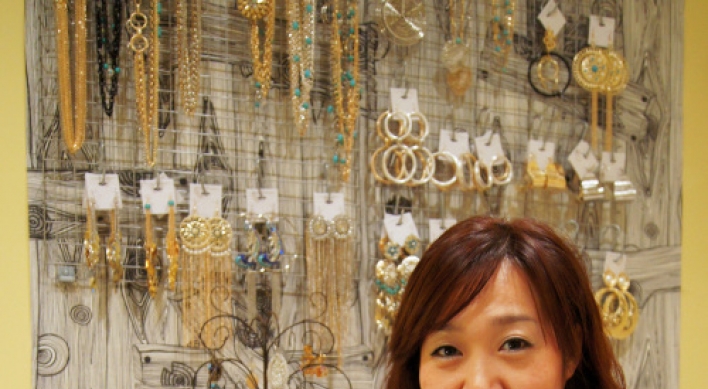 Designer pursues dream in New York’s fashion jewelry market