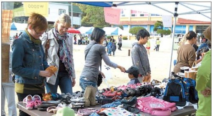 Success at Geoje school’s first charity jumble sale