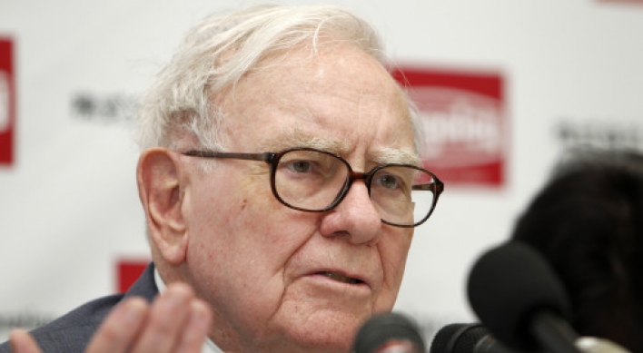 Buffett tips his farmer son as next Berkshire chair