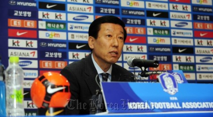 Choi says will lead national soccer team till June 2013