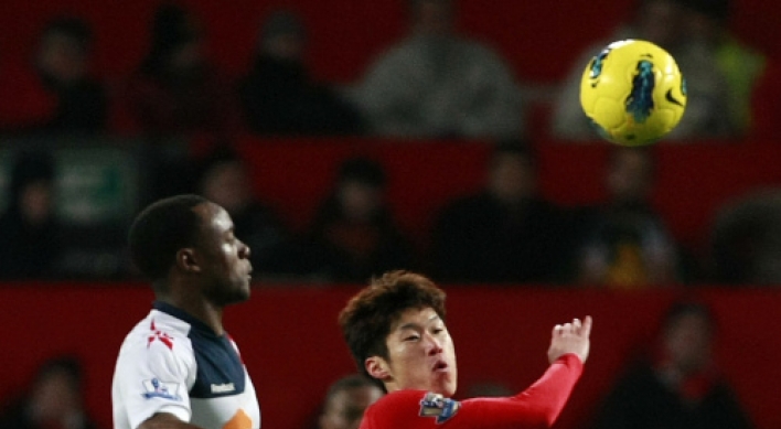 Scholes’ goal helps Man United beat Bolton 3-0