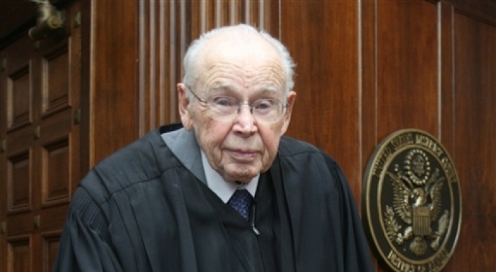 Oldest U.S. federal judge dies at 104