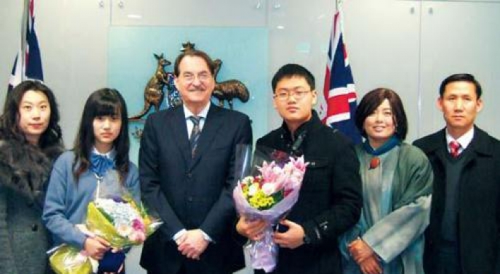 Korean students get math medals from Oz