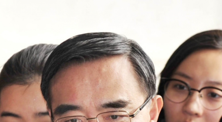 Prosecutors summon Cho Joong-pyo over CNK stock scandal