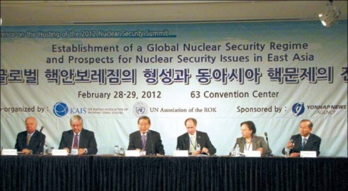 Envoys discuss nuclear summit agenda