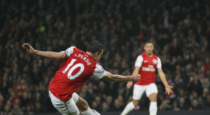 Arsenal sinks Newcastle 2-1 with late goal