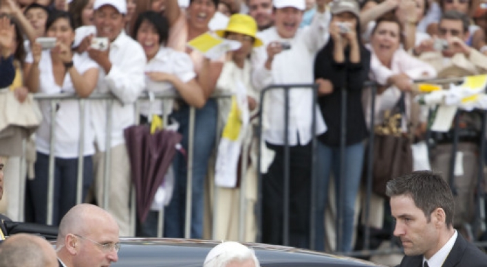 Pope focuses on children during Mexico visit