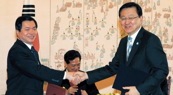 Lee, leaders agree on cooperation