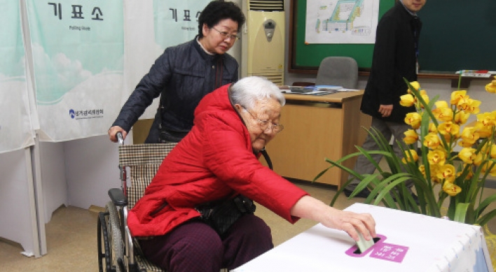 Voting begins in crucial parliamentary elections