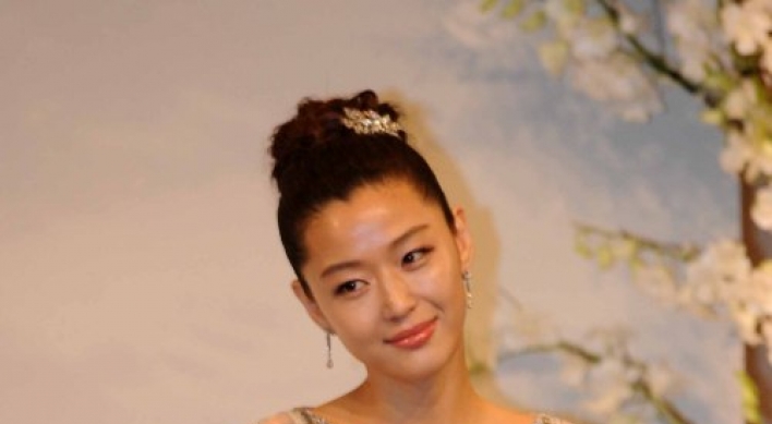 Actress Jun Ji-hyun ties the knot