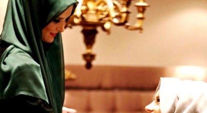 Turkish beauty mag ties Muslim veil to glamour