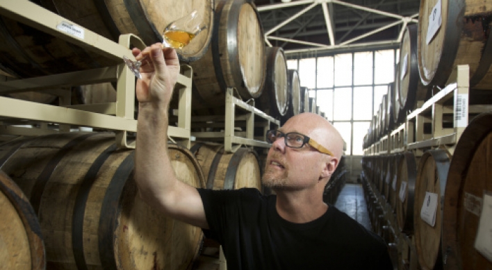 Distillers lead artisanal whiskey movement