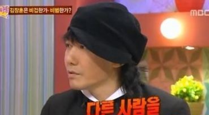 Singer Kim Jang-hoon admits not voting for Lee