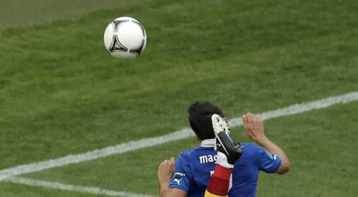 Torres fizzles as Spain held 1-1 by Italy