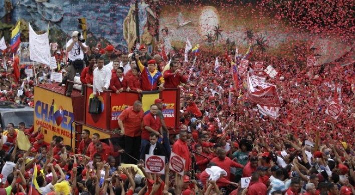 Chavez rallies thousands to launch re-election bid