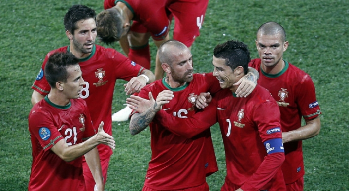 Portugal beats Netherlands 2-1 at Euro 2012