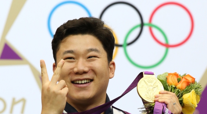 Pistol shooter Jin Jong-oh wins S. Korea's first gold in London