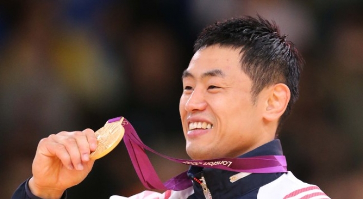 Judoka Song Dae-nam wins gold in men's under-90㎏ category