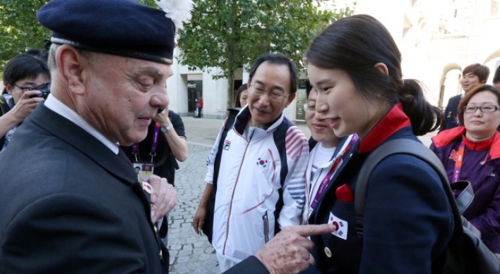 Olympians pay tribute to veterans of Korean War