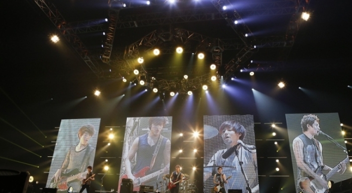 CNBLUE draws 100,000 fans in Japan