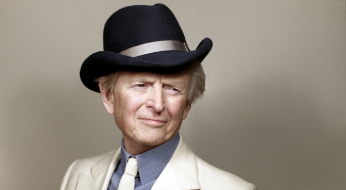 Back from Miami: Tom Wolfe talks up his new novel