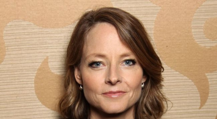 Jodie Foster earns lifetime achievement honor at Globes