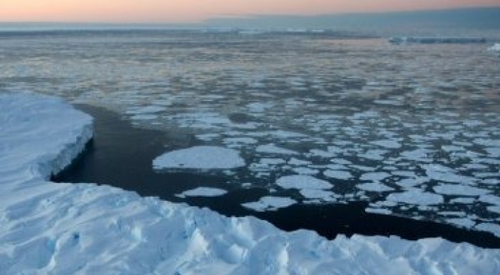Life found buried beneath Antarctic ice