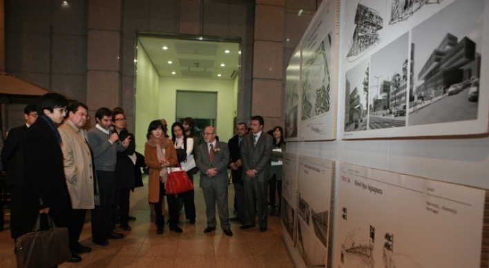 Envoy brings exhibition on Portuguese architecture to Korea