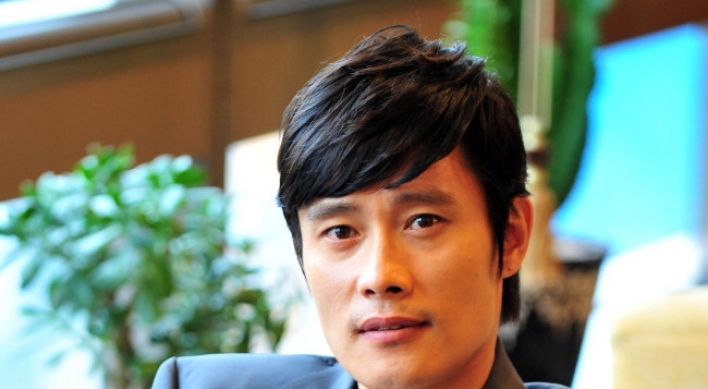 Lee Byung-hun chosen as ‘actor of 2012’ in poll