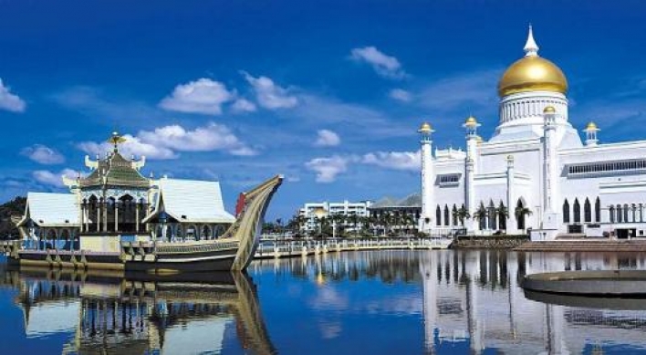 Brunei: Tropical sultanate, golfing paradise