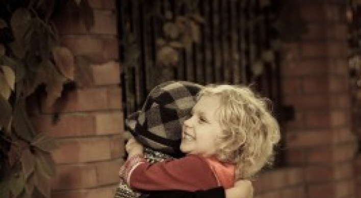 Hugging brings health benefits: study