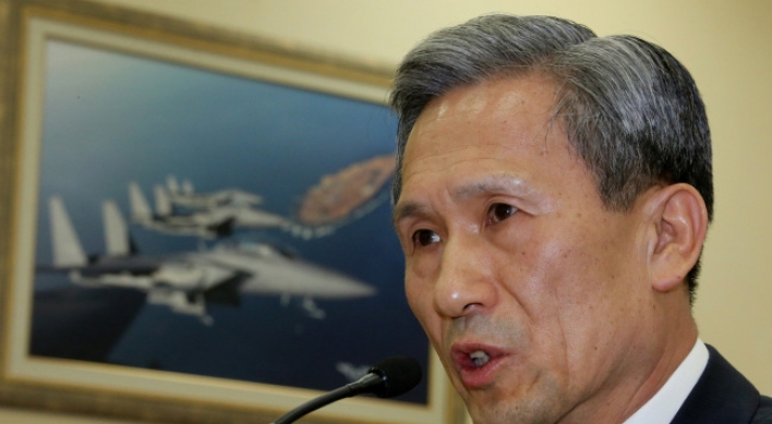 Defense chief takes flak for leaving Seoul amid N.K. threat